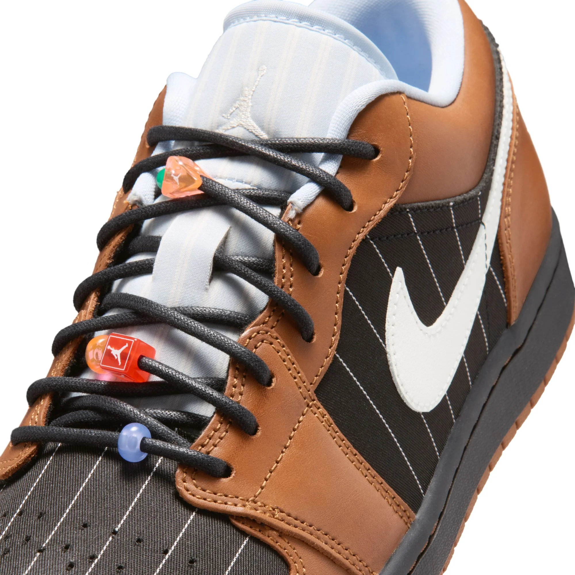 AIR JORDAN 1 LOW SE - Image 5