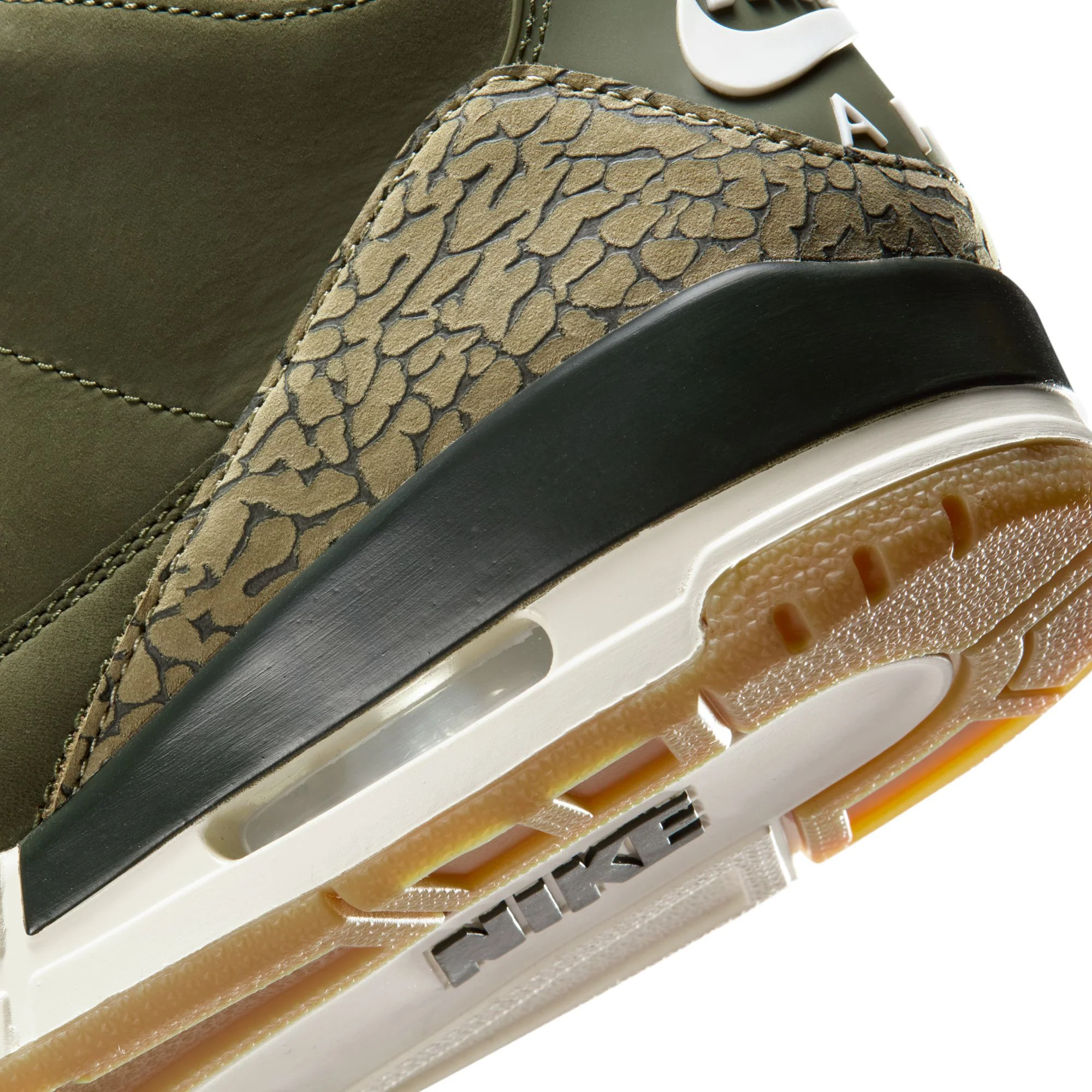 AIR JORDAN 3 RETRO - Image 7