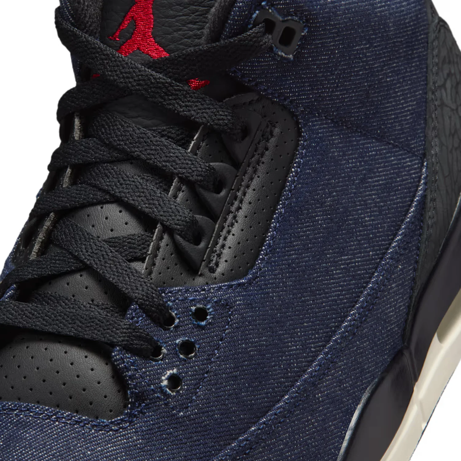 AIR JORDAN 3 X LEVIS "INDIGO AND GYM RED" - Image 4