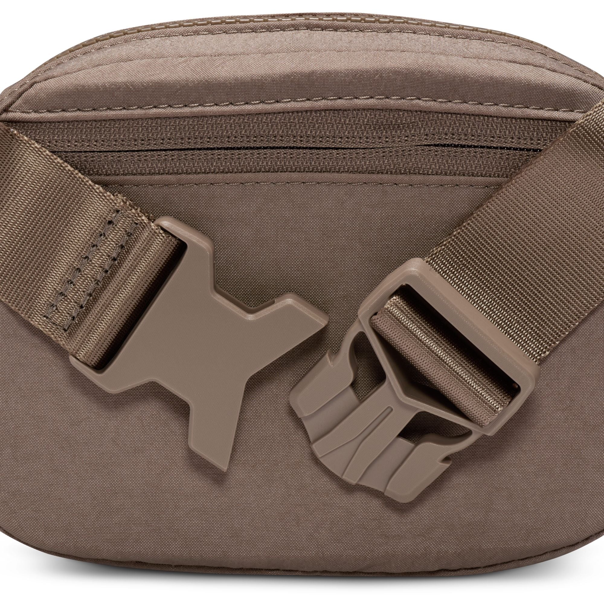 AURA CROSSBODY BAG (2L) - MINK BROWN/MATTE SILVER - Image 9
