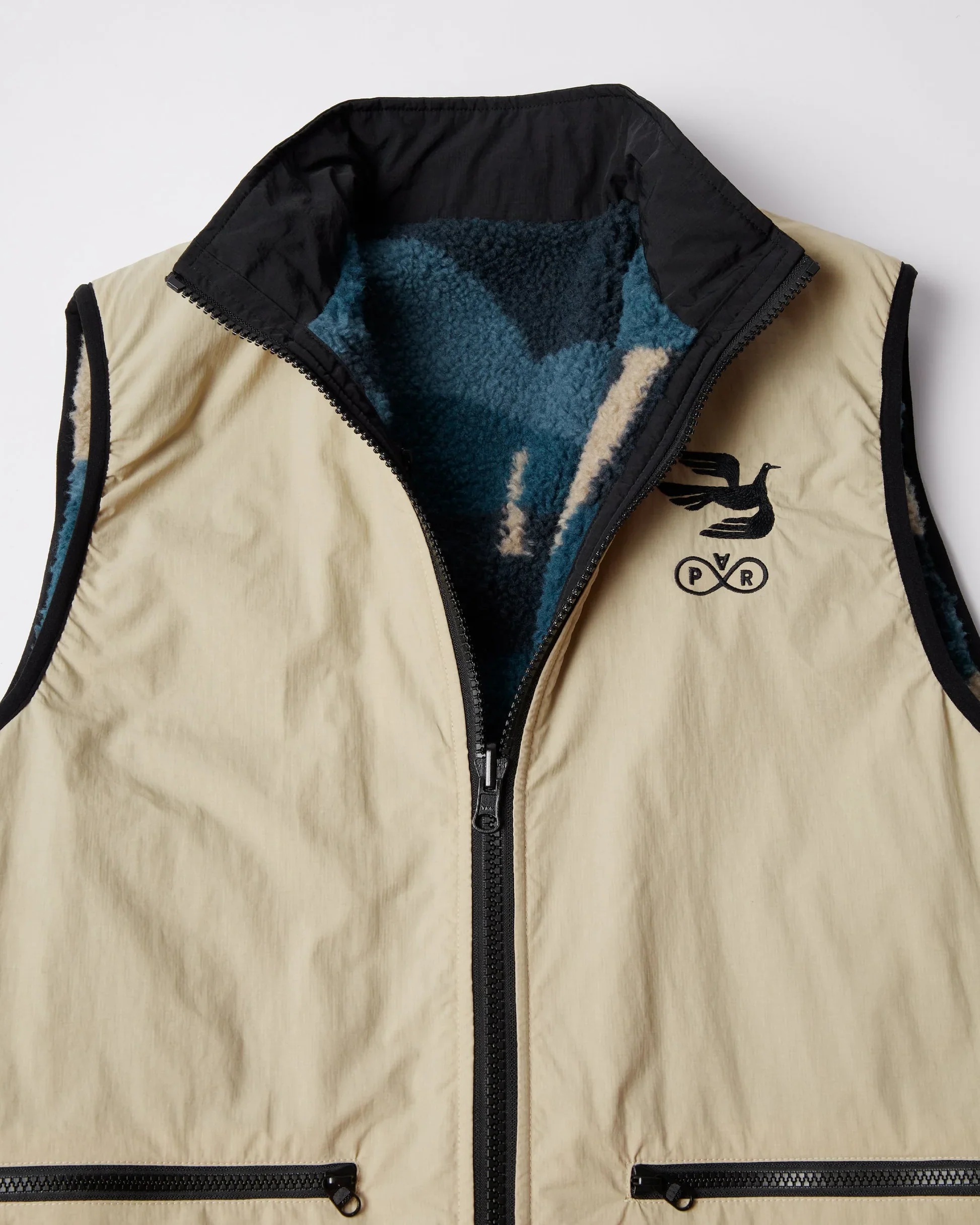 INFINITE BIRD REVERSIBLE VEST - Image 10