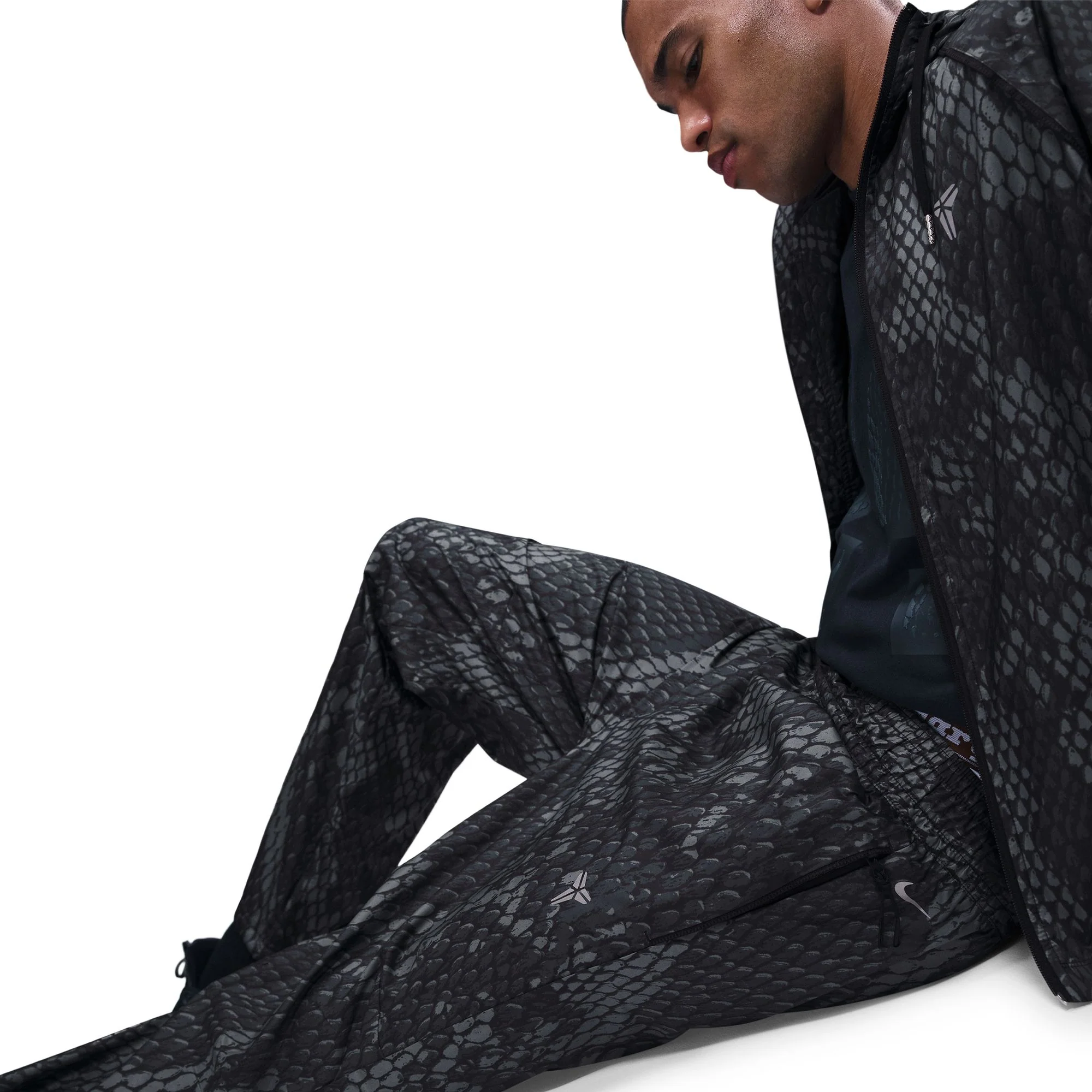 KOBE BRYANT LIGHTWEIGHT WOVEN PANTS - Image 4