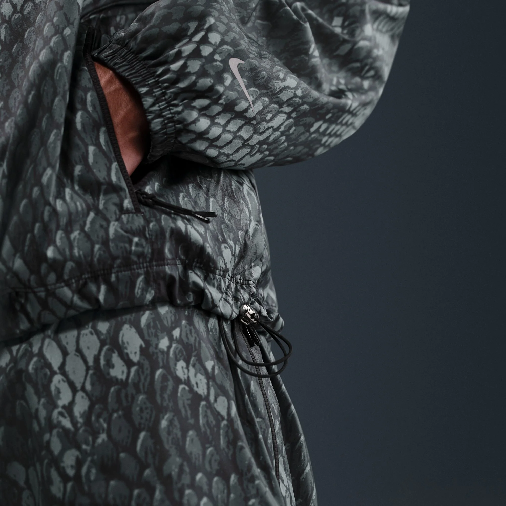 KOBE BRYANT WOVEN JACKET - Image 9