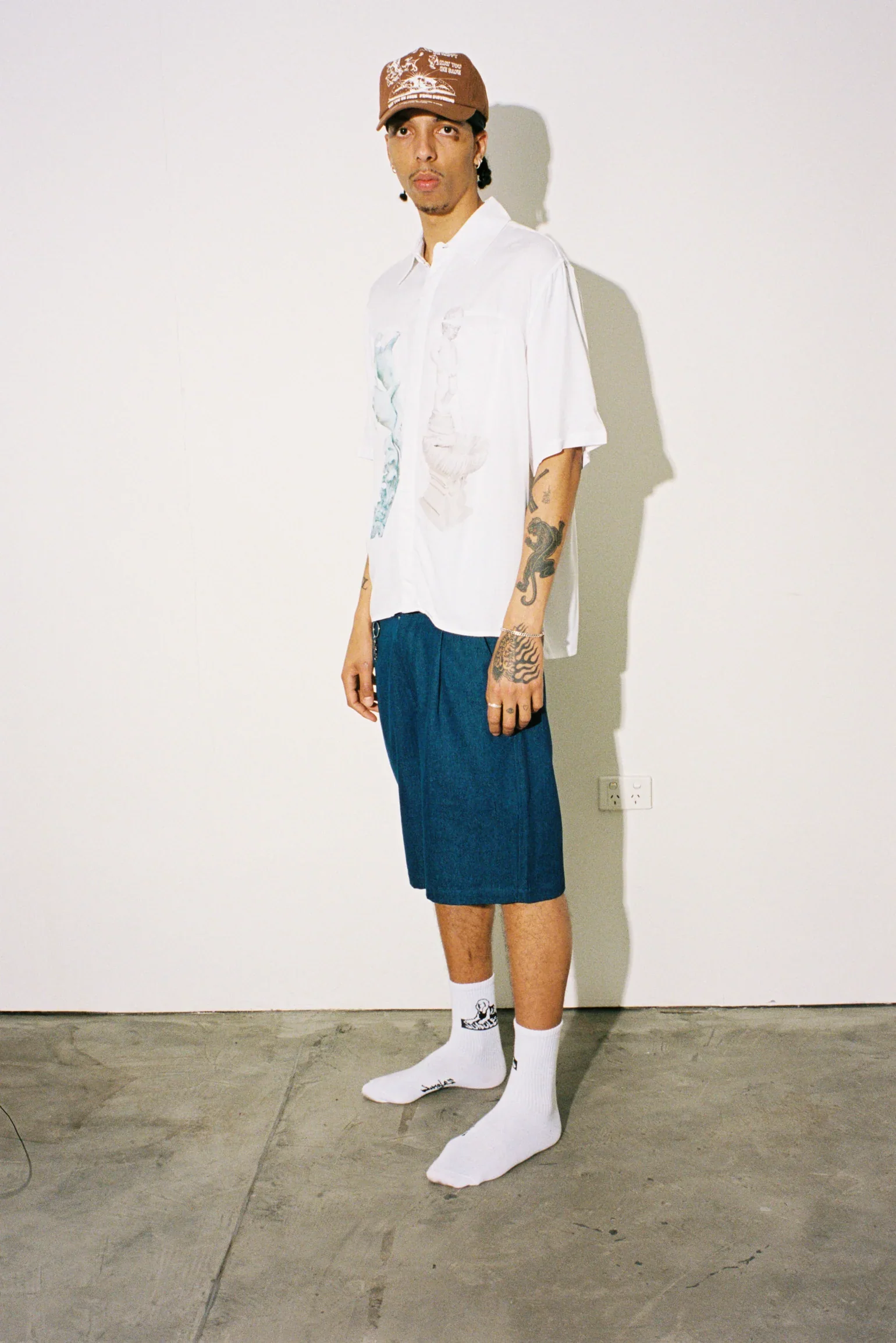 ORNAMENTS BUTTON UP - Image 6