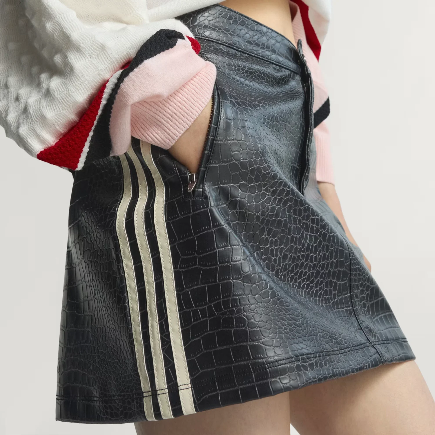 W PLEATHER MINI SKIRT - Image 7