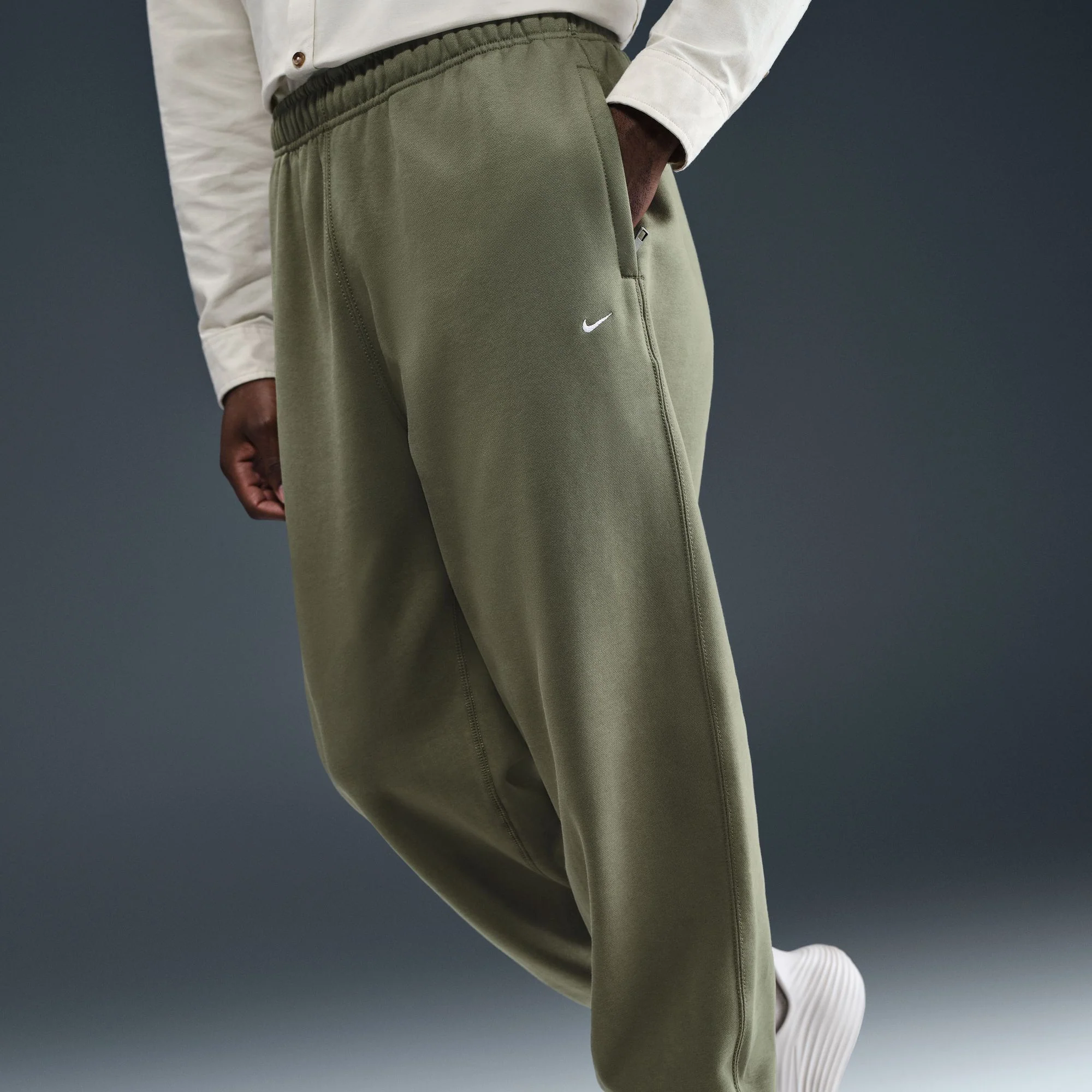 SOLO SWOOSH CUFFED FLEECE PANTS - Image 5