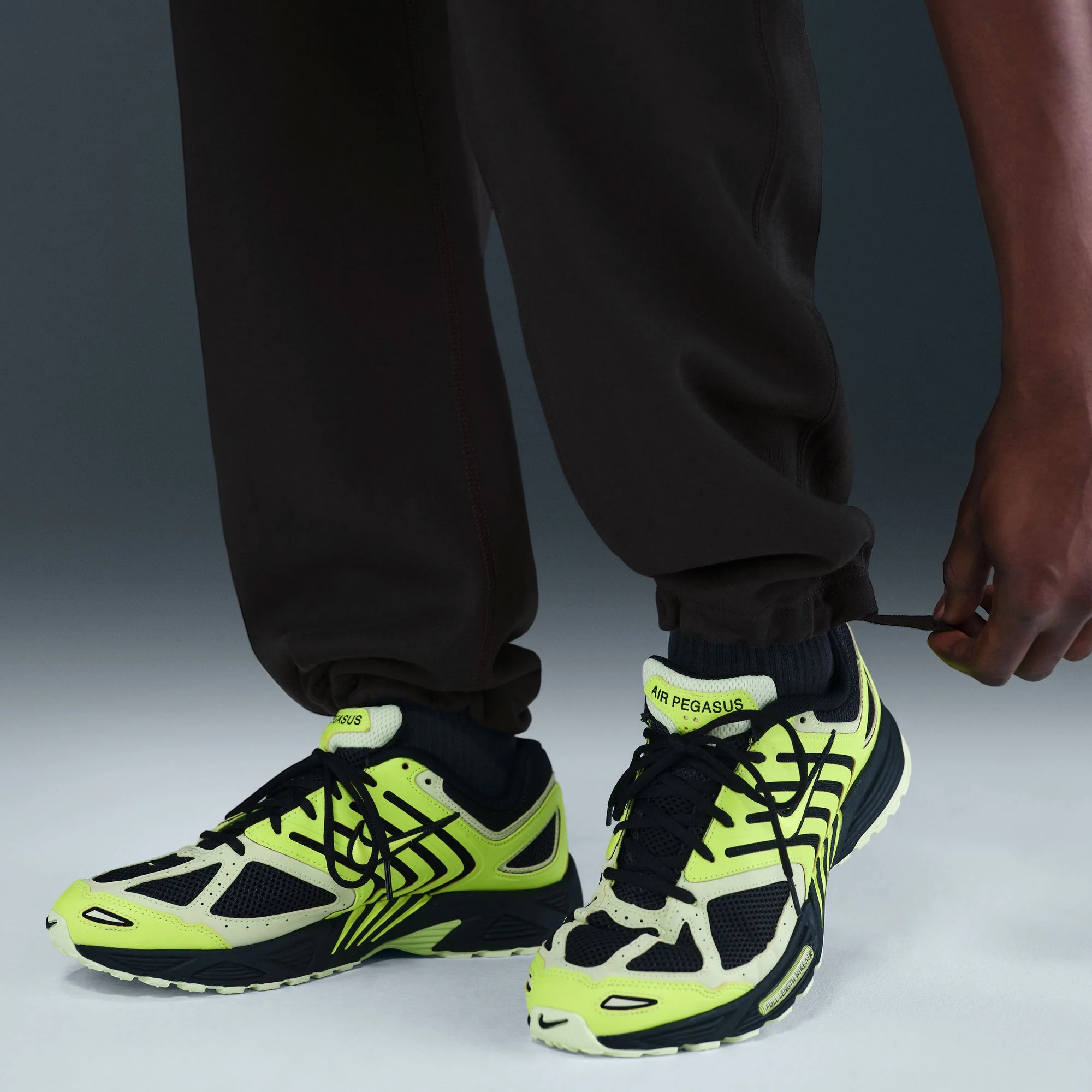SOLO SWOOSH FLEECE OPEN-HEM PANTS - Image 7