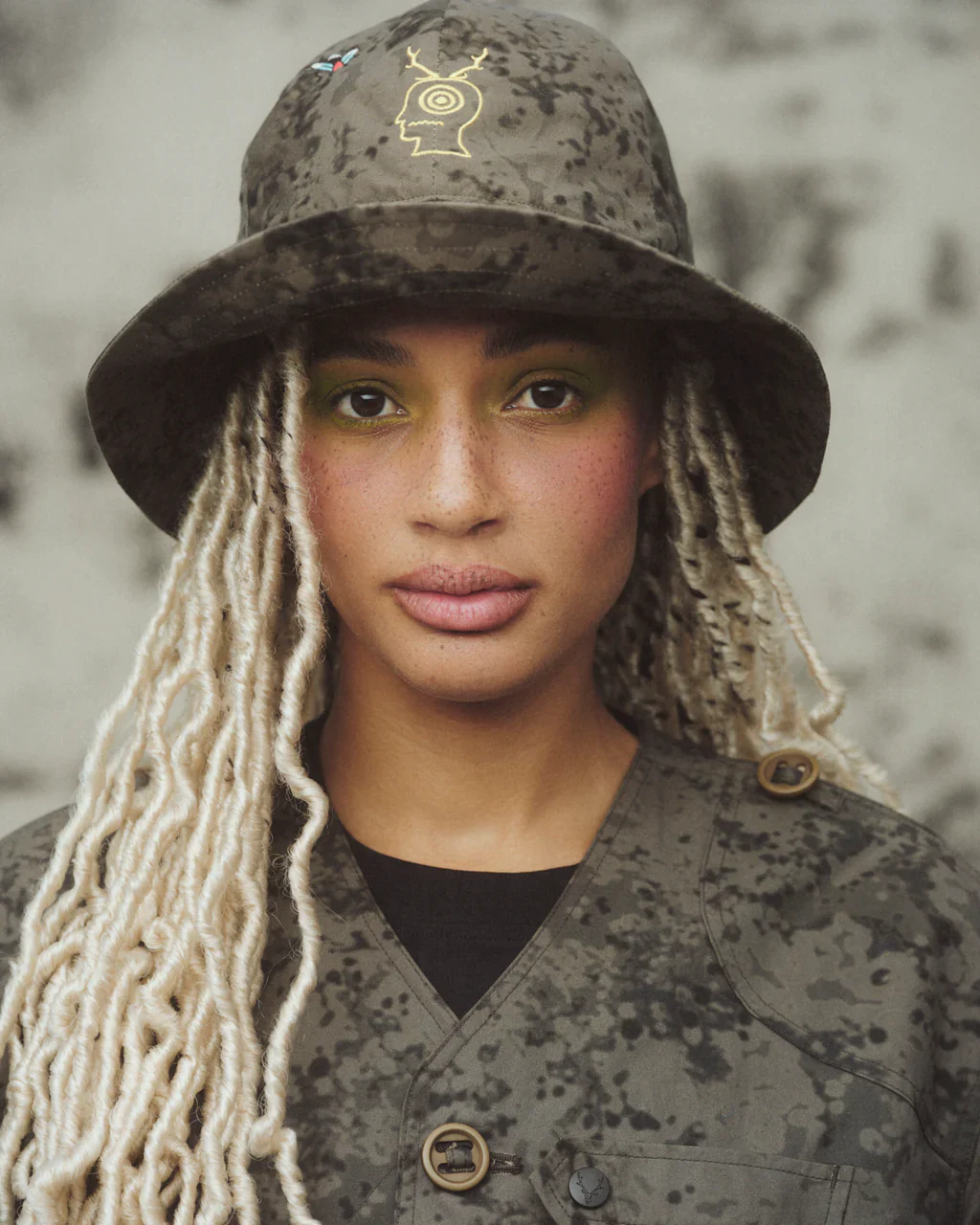 SOUTH2 WEST8 X BRAINDEAD FISHING BUCKET HAT - GREY - Image 2