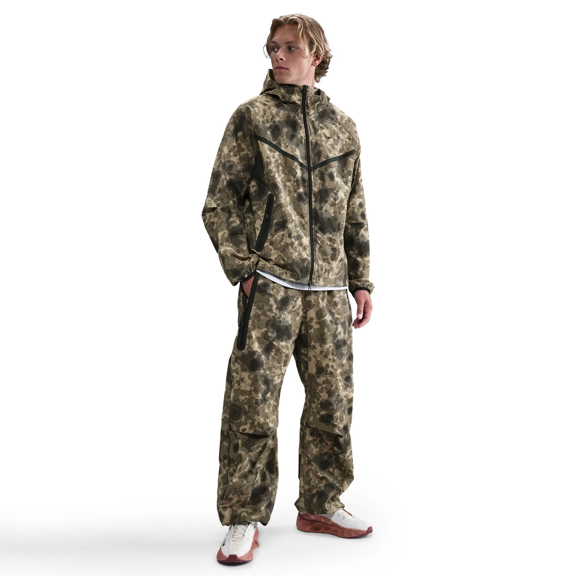 TECH FLEECE DRI-FIT WOVEN CAMO LOOSE-FIT PANTS - Image 2