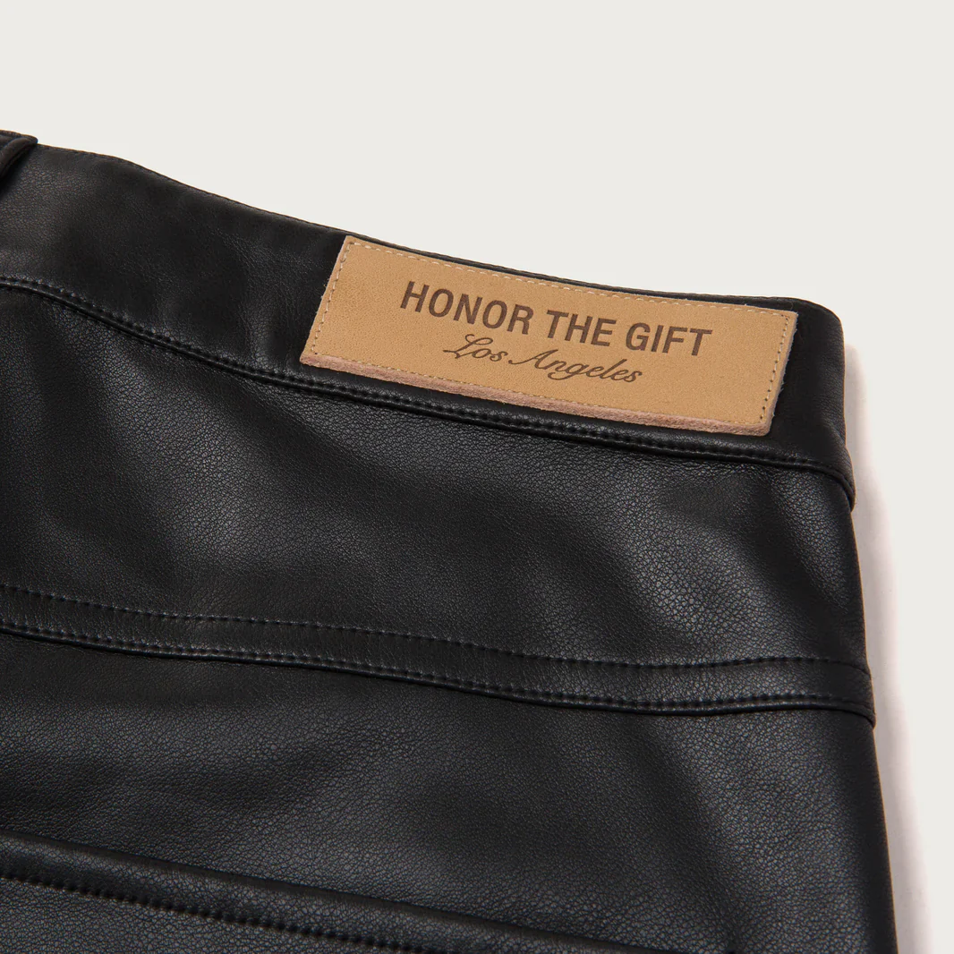 W VEGAN LEATHER SHORT - Image 8