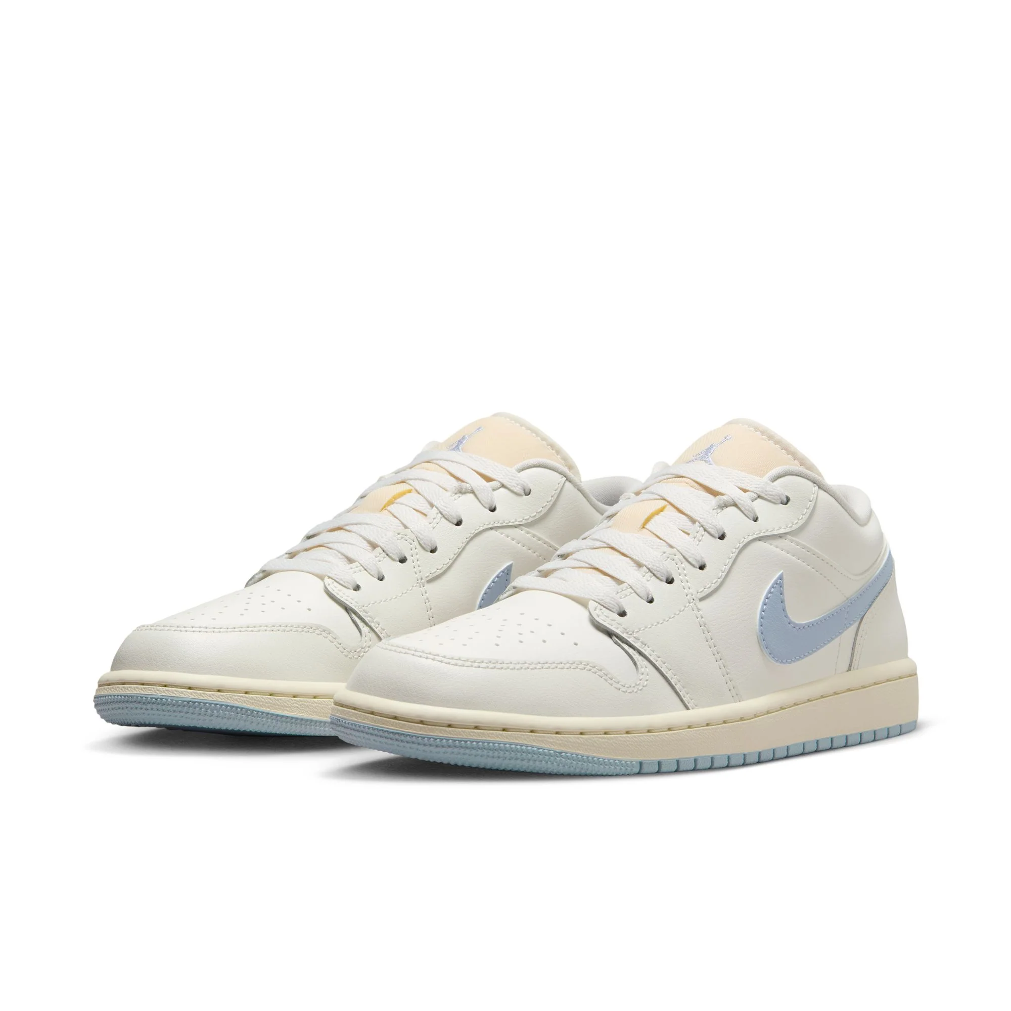 W AIR JORDAN 1 LOW - Image 4