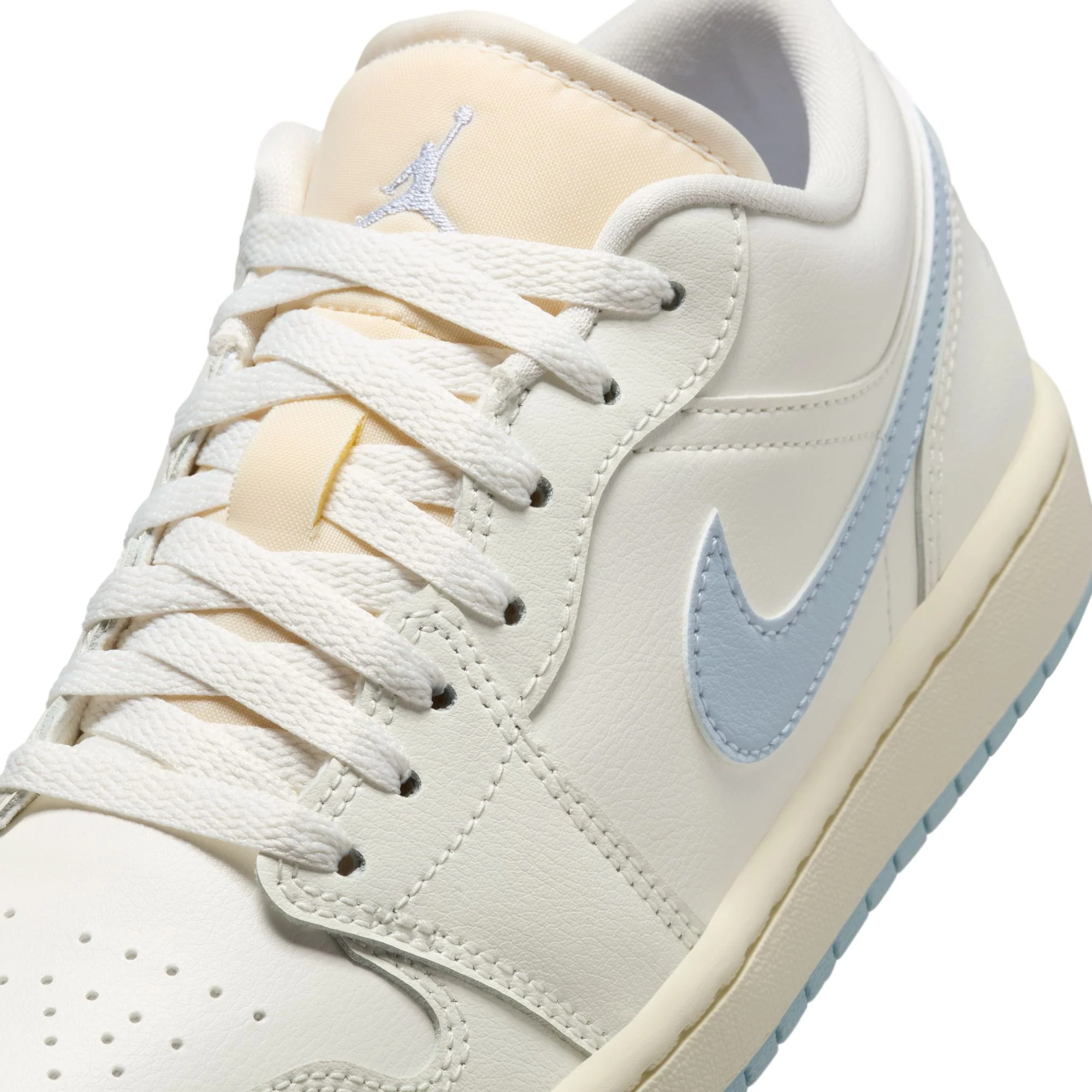 W AIR JORDAN 1 LOW - Image 6