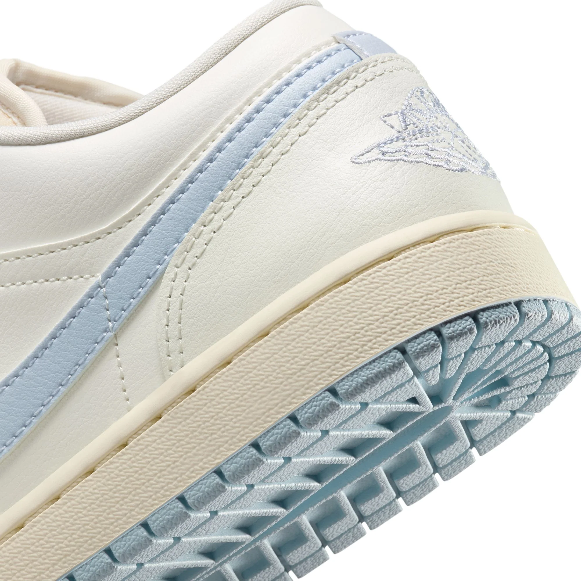 W AIR JORDAN 1 LOW - Image 7