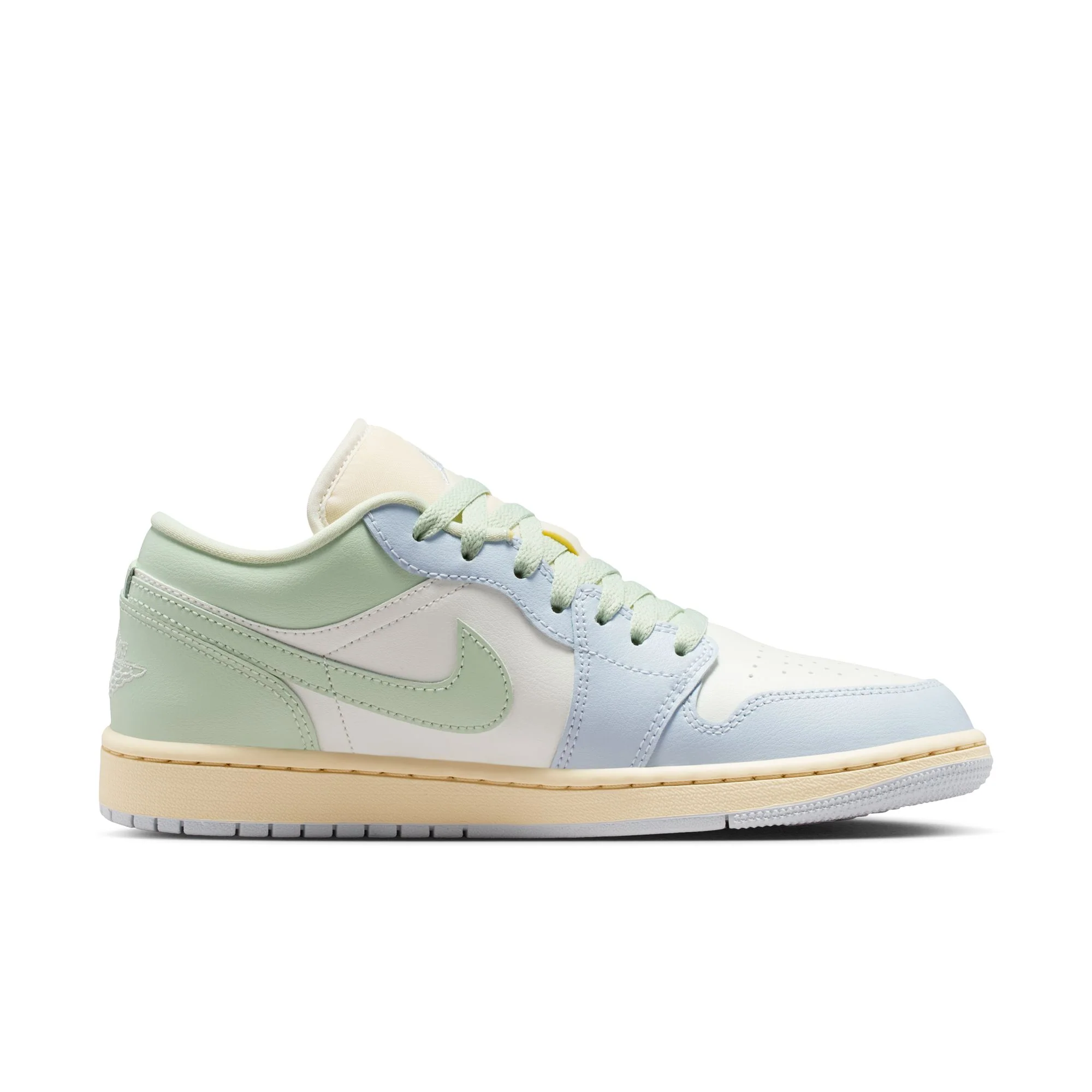 W AIR JORDAN 1 LOW - Image 2