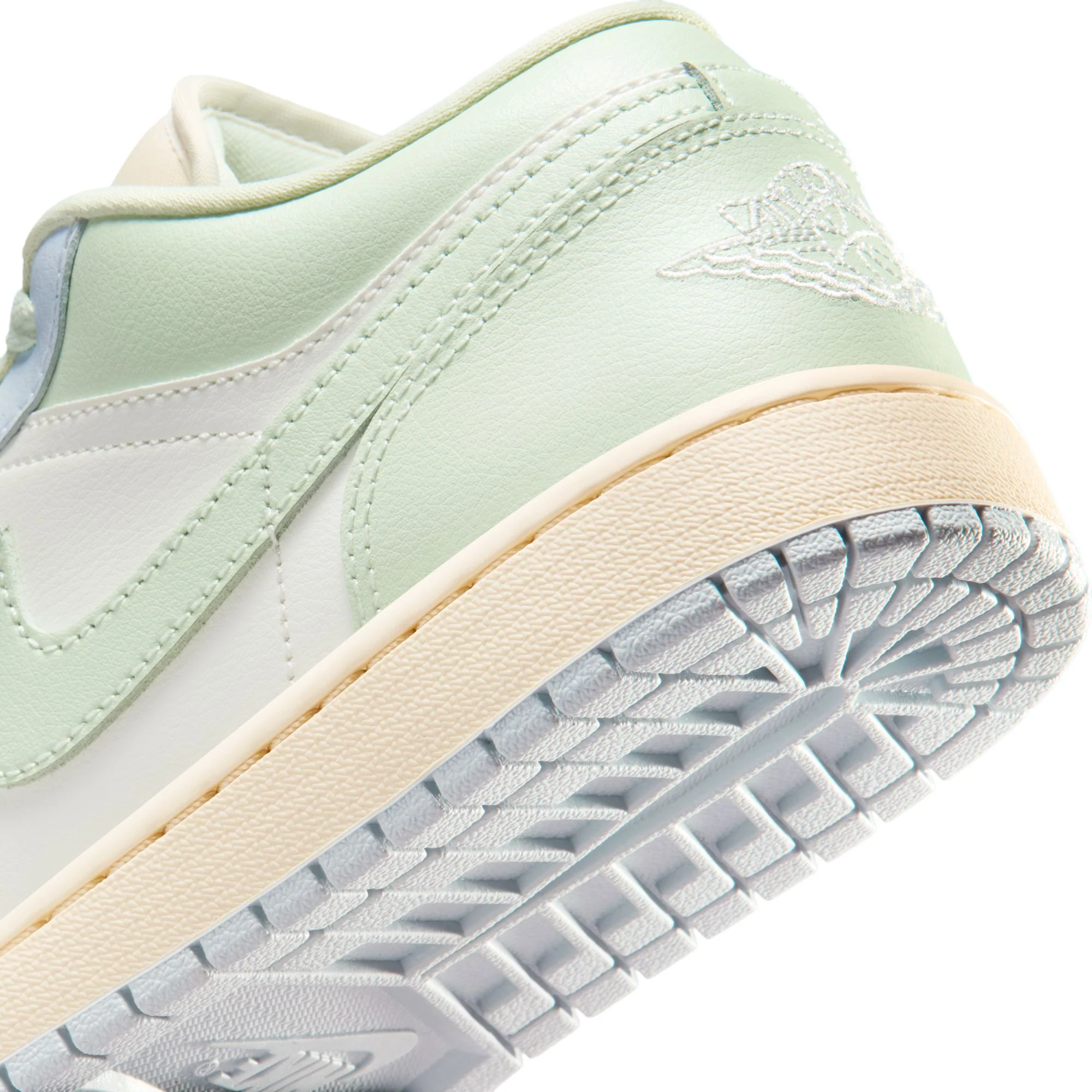 W AIR JORDAN 1 LOW - Image 6