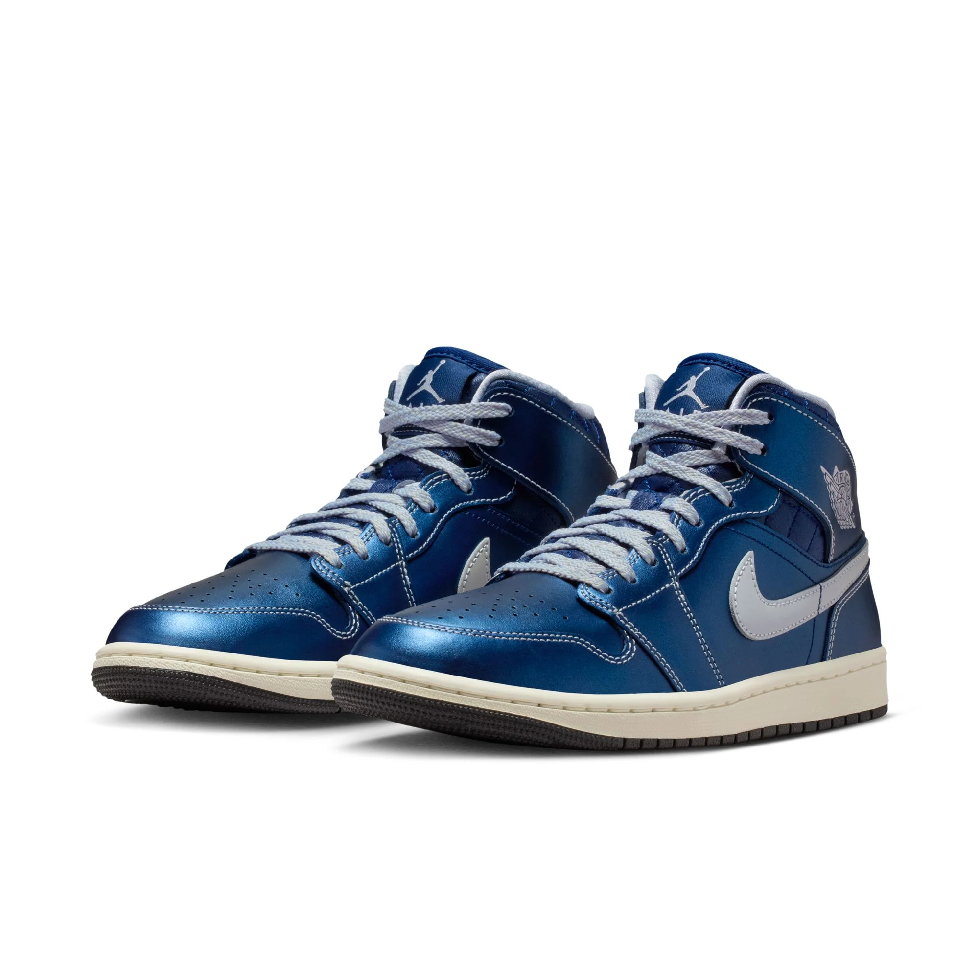 W AIR JORDAN 1 MID SE - Image 4