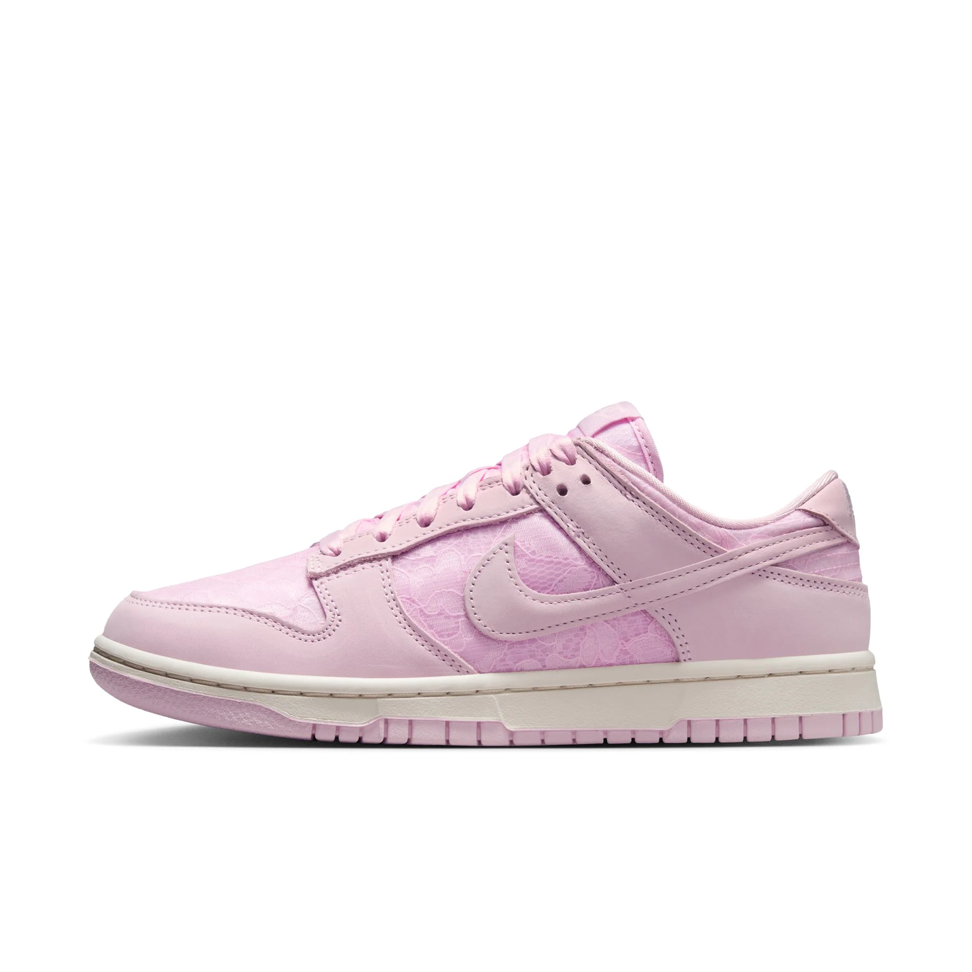 W DUNK LOW