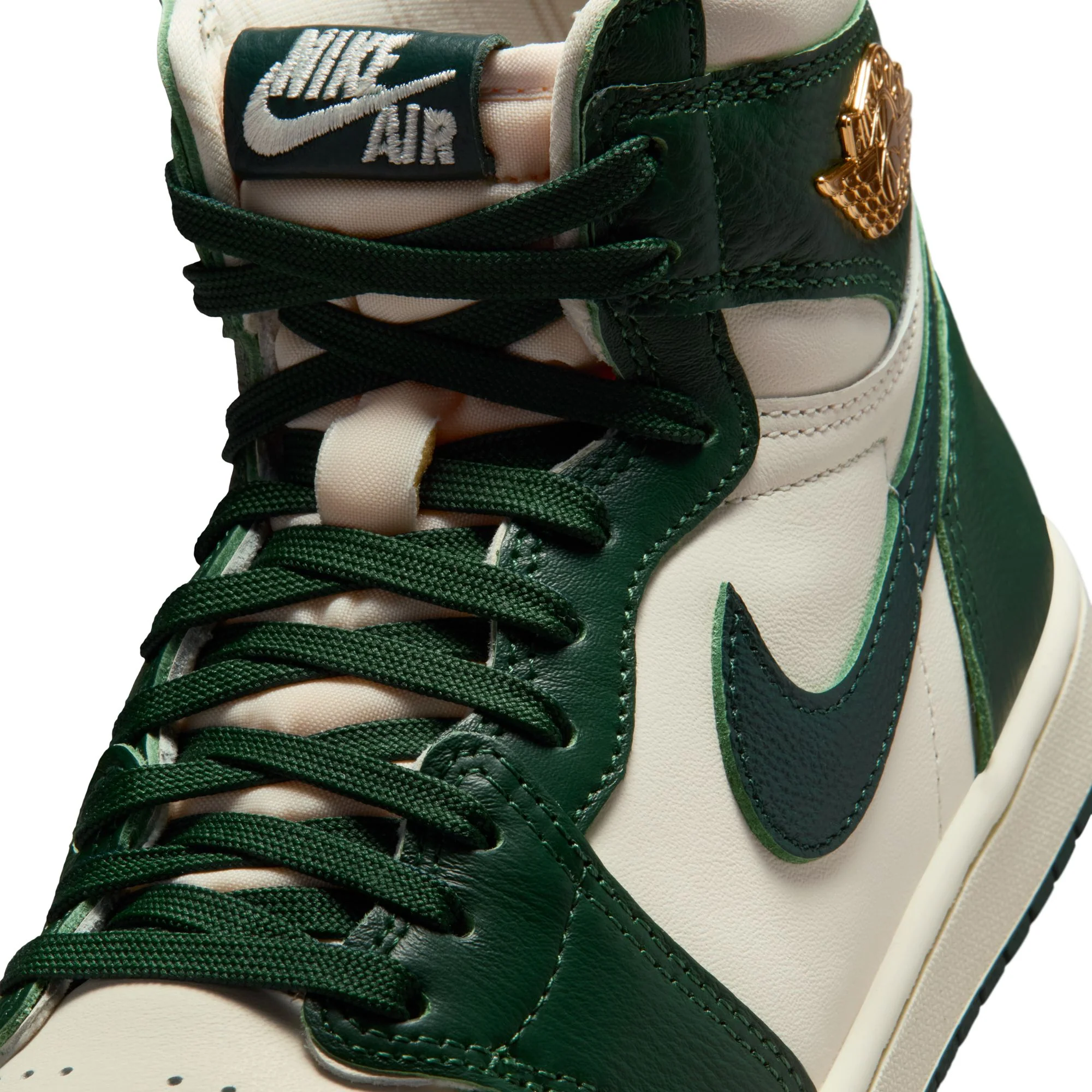 W JORDAN 1 RETRO HIGH OG - Image 5