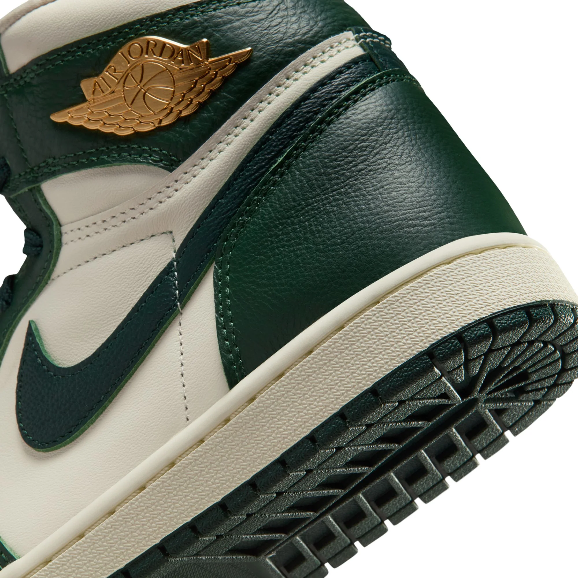 W JORDAN 1 RETRO HIGH OG - Image 6