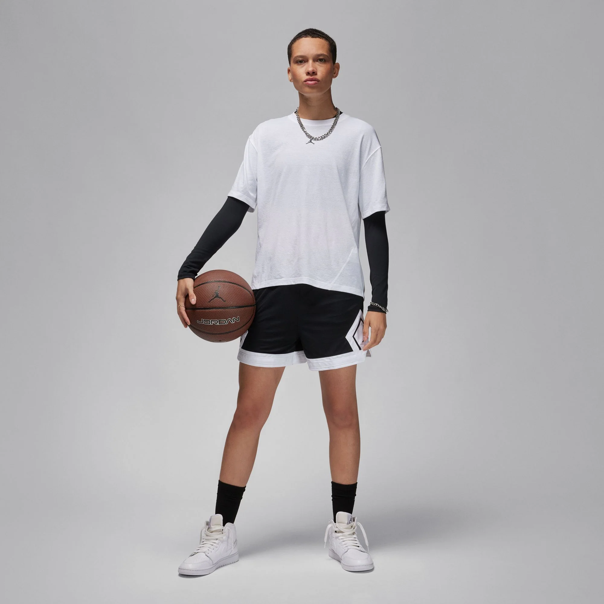 W JORDAN SPORT DIAMOND SS TOP - Image 2