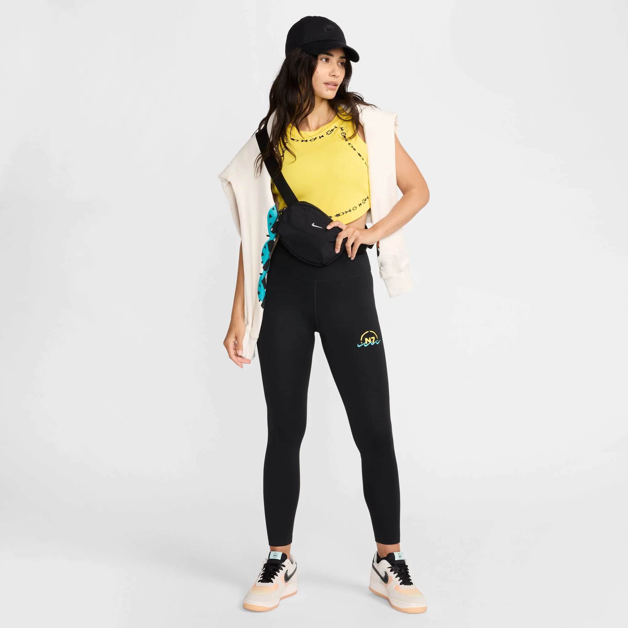 W NK ONE LEGGING MR TGT - Image 2