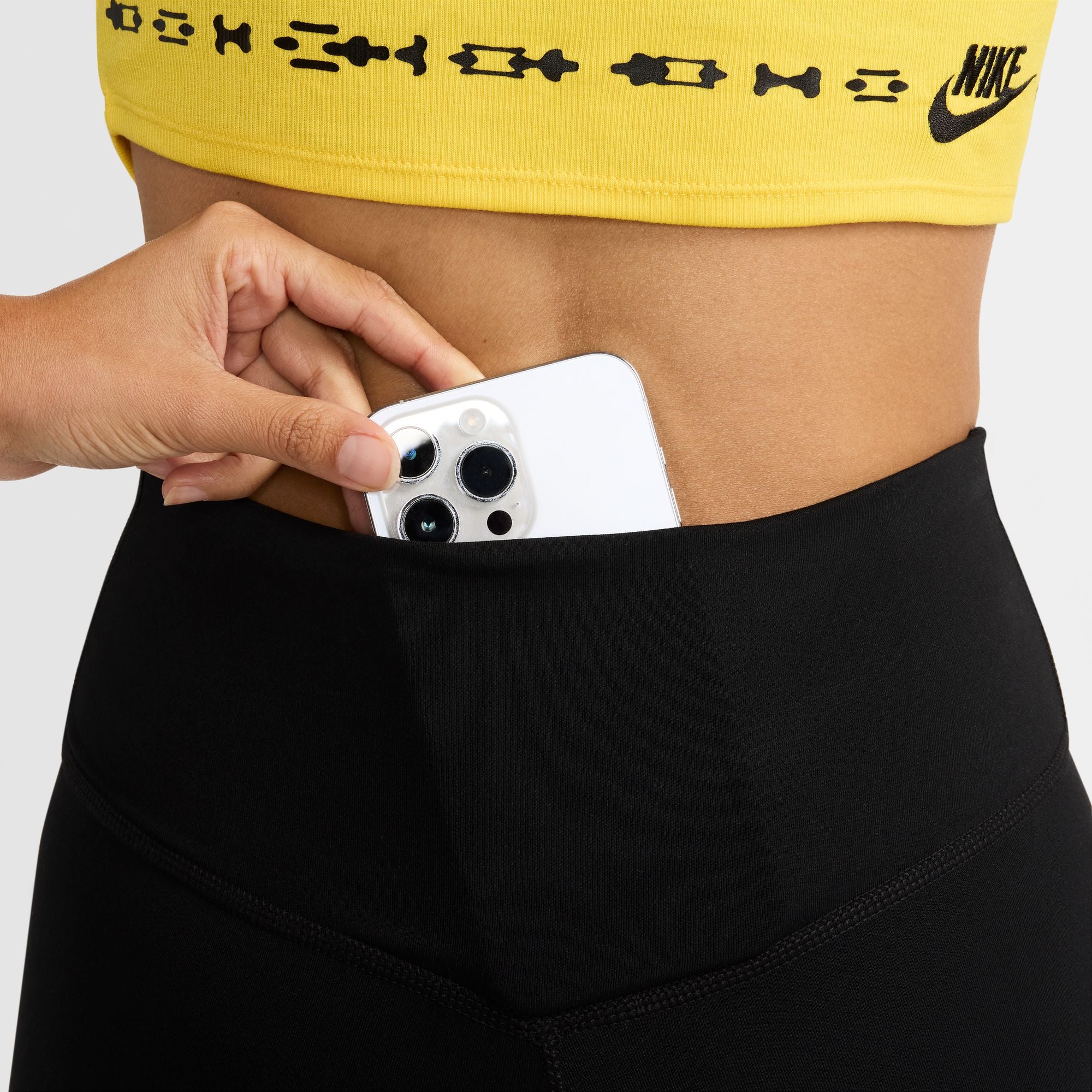 W NK ONE LEGGING MR TGT - Image 5
